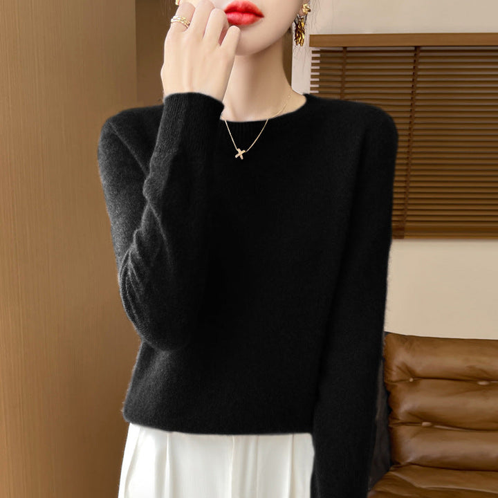 Women's Soft Mohair-Effect Round Neck Sweater with Fine Ribbed Hem and Light Oversize Fit