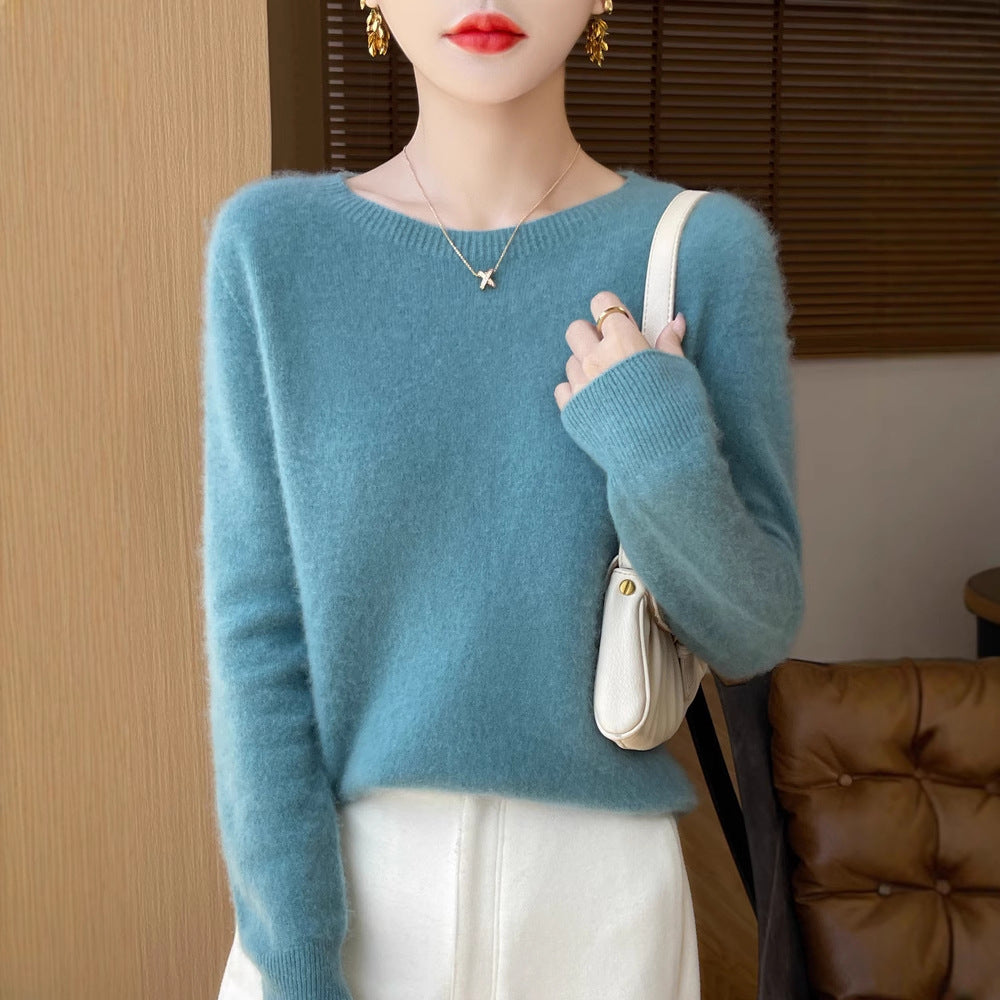Women's Soft Mohair-Effect Round Neck Sweater with Fine Ribbed Hem and Light Oversize Fit
