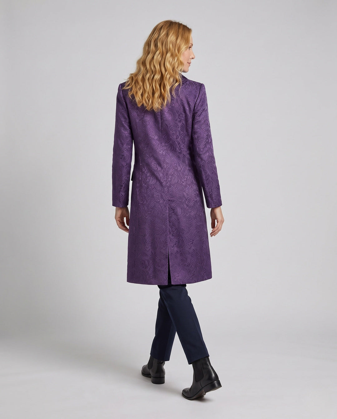 Women Elegant Tailcoat with Floral Pattern and Smooth Satin