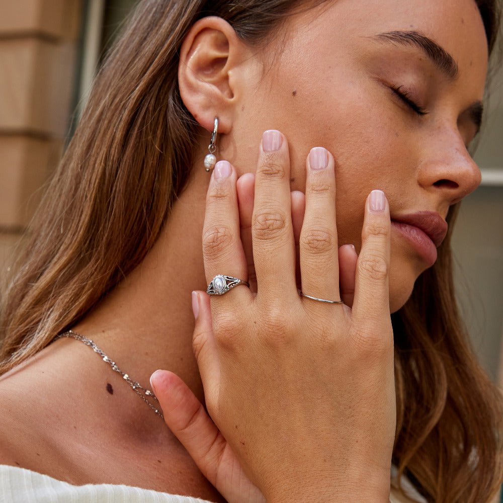 Silver-Tone Vintage Royal Pearl Ring