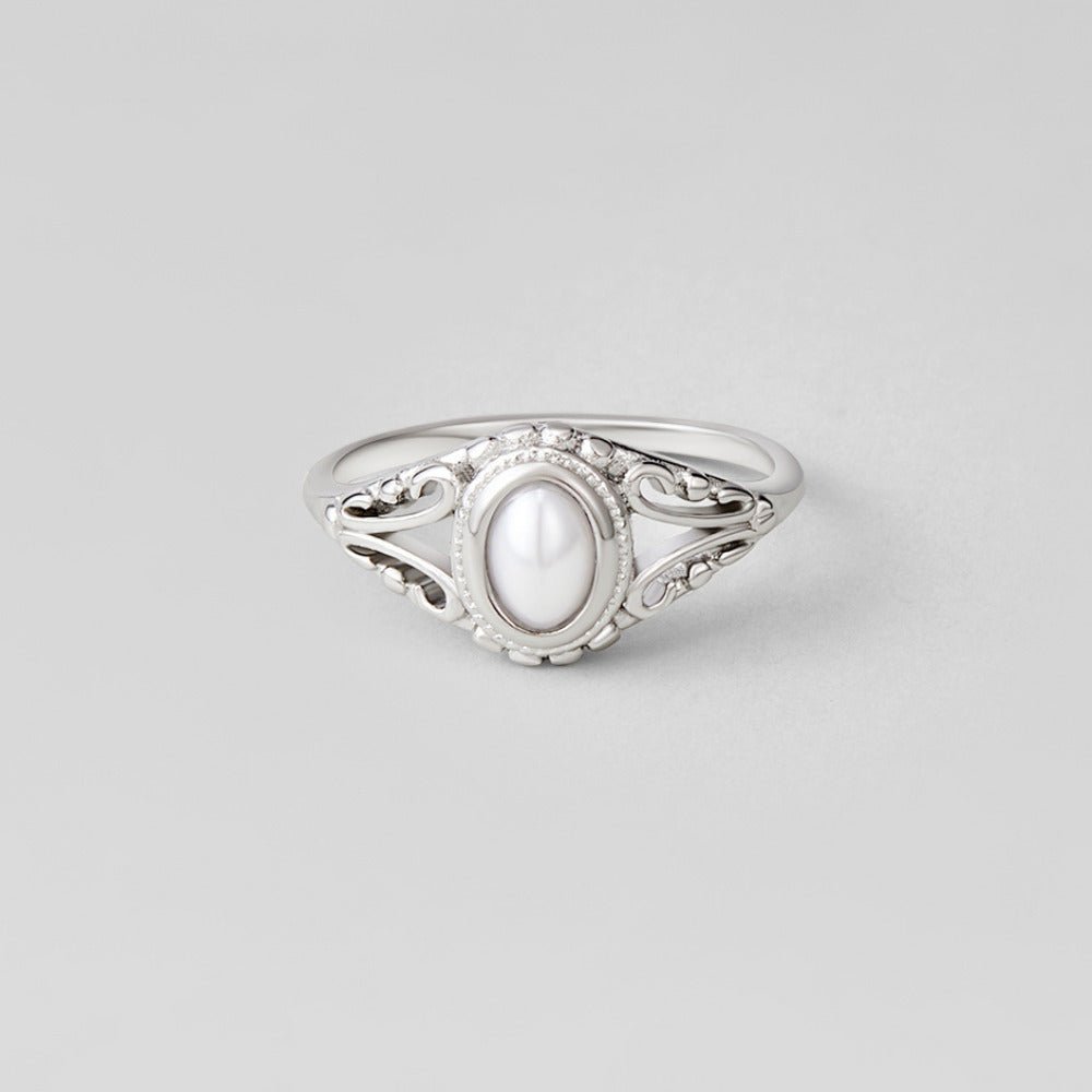 Silver-Tone Vintage Royal Pearl Ring